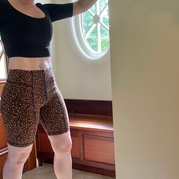Free People Lucky Strike Zipper Fly Leopard-Print Bike Athletic Shorts Small - Picture 12 of 13